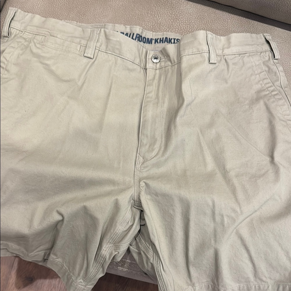 Duluth Trading Co Tan Flat Front Shorts